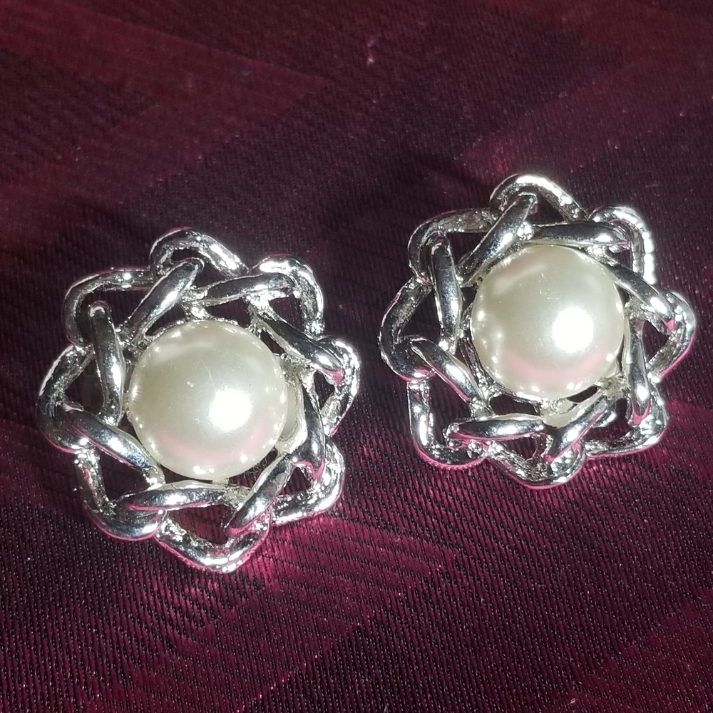 Vintage big clip on earrings clipon faux pearl silver tone chain border